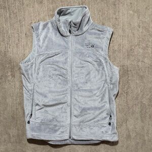 Cute Women’s Fuzzy Mountain Hard Wear Gray Fleece Vest Size Large Outdoors